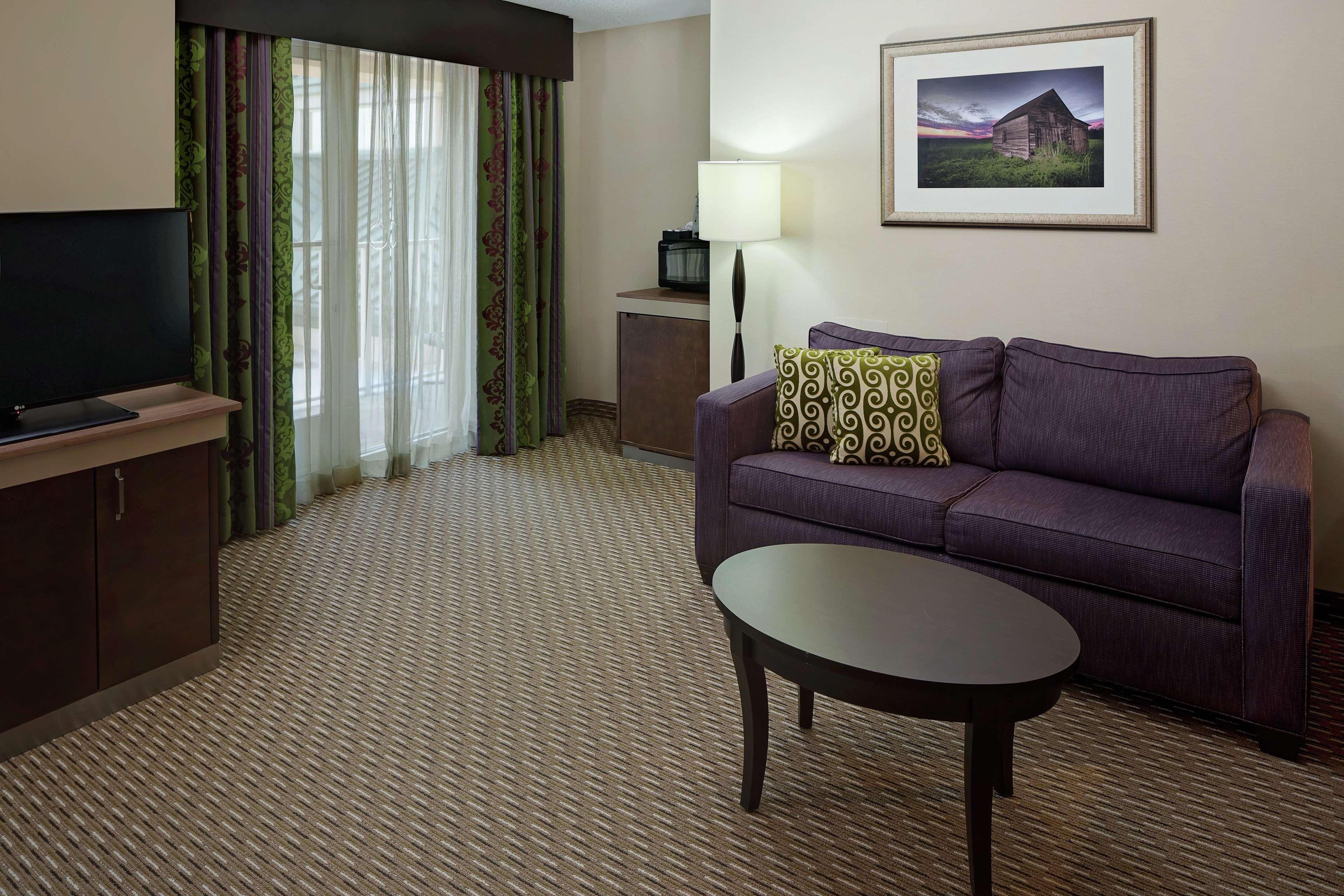 Hilton Garden Inn Hartford North-Bradley International Airport Windsor Exterior photo