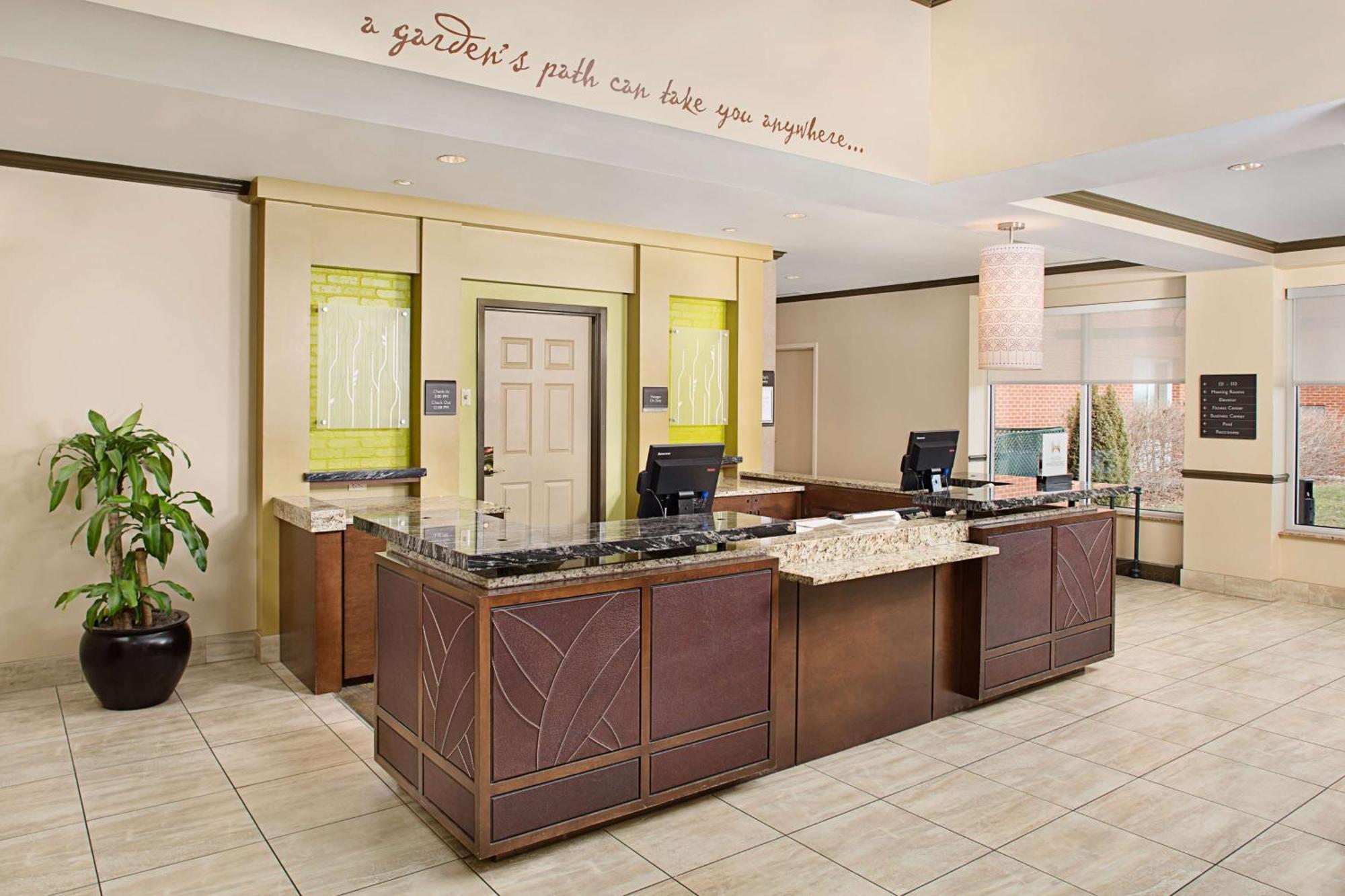 Hilton Garden Inn Hartford North-Bradley International Airport Windsor Exterior photo
