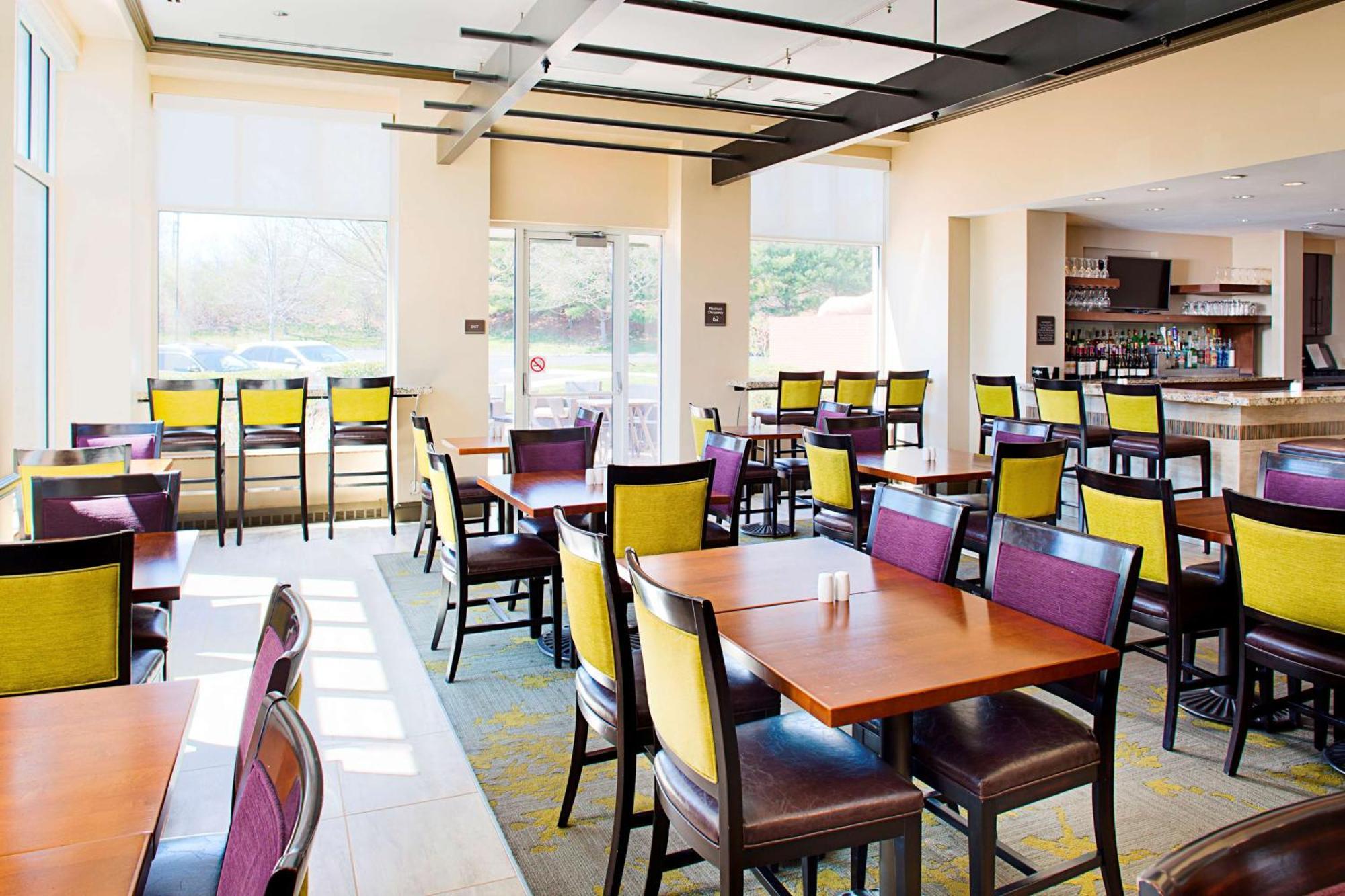 Hilton Garden Inn Hartford North-Bradley International Airport Windsor Exterior photo