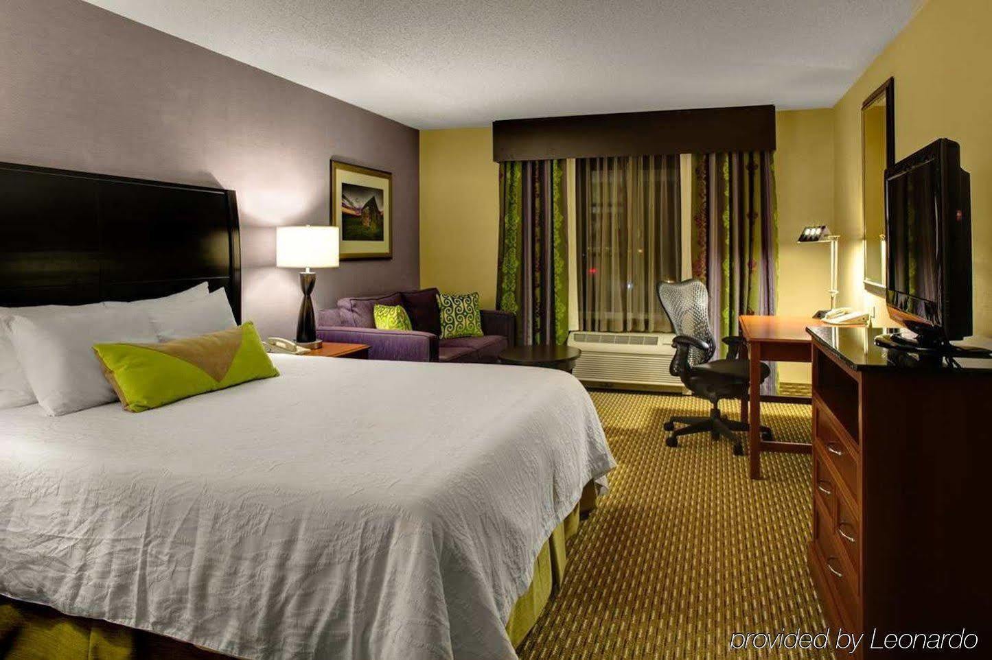 Hilton Garden Inn Hartford North-Bradley International Airport Windsor Exterior photo
